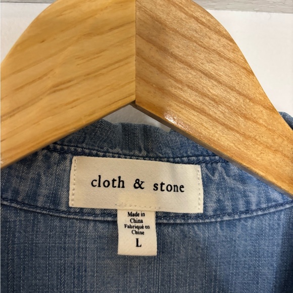 Anthropologie Cloth & Stone Light Blue Chambray Pintuck Shirt - Picture 2 of 6